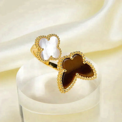 LUCKY BETWEEN THE FINGER RING