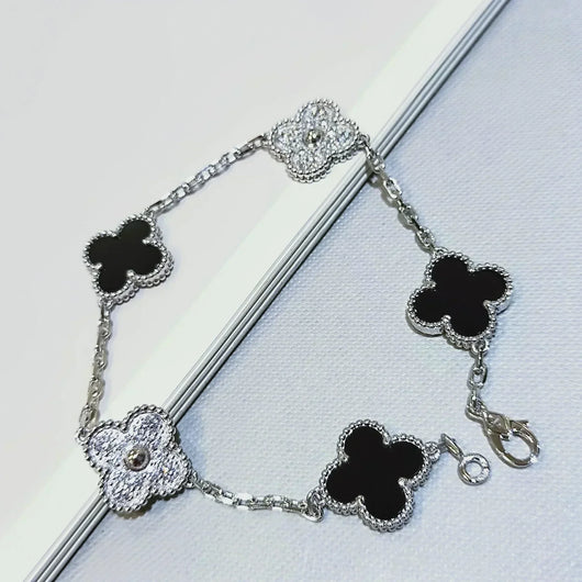 CLOVER 5 MOTIF ONYXS DIAMOND BRACELET SILVER