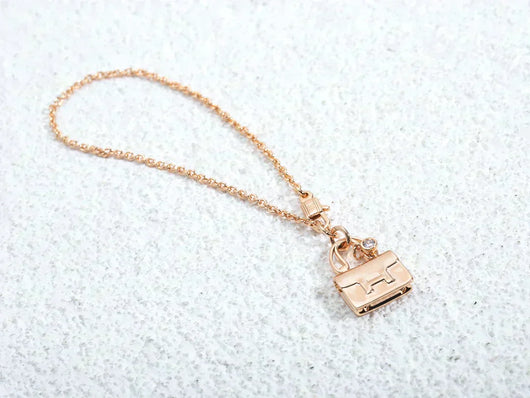 AMULETTE PEDANT ROSE GOLD NECKLACE
