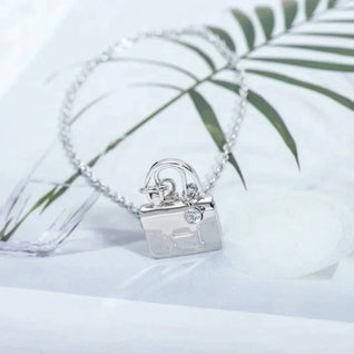 AMULETTE PEDANT SILVER NECKLACE