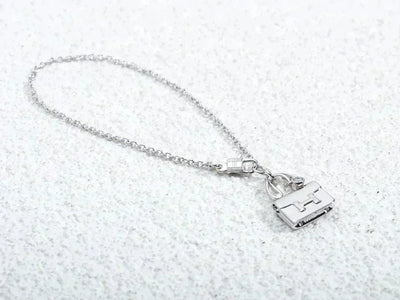 AMULETTE PEDANT SILVER NECKLACE