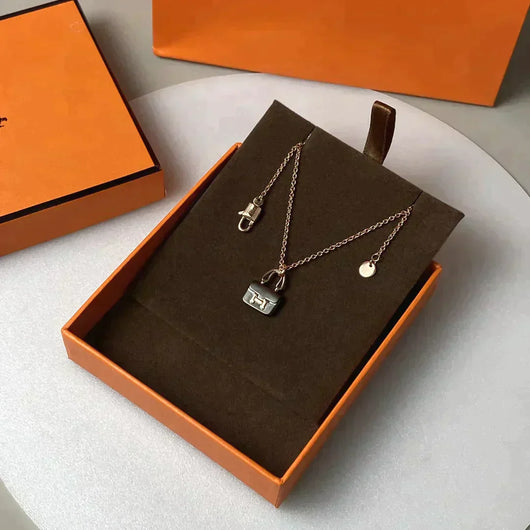 CONSTANCE BLACK PEDANT ROSE GOLD NECKLACE