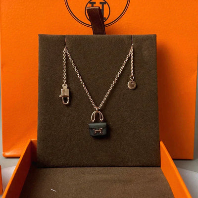 CONSTANCE BLACK PEDANT ROSE GOLD NECKLACE