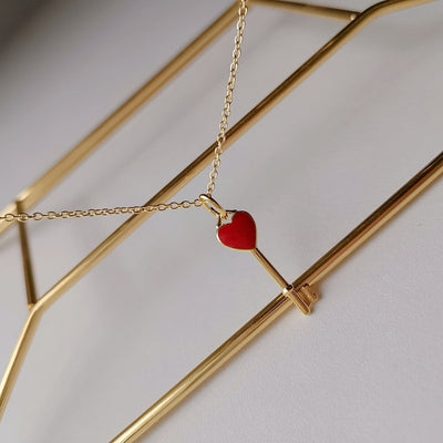 KEY PEDANT CARNELIAN HEART GOLD
