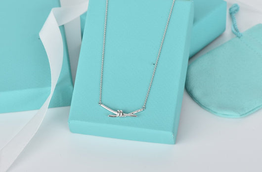 KNOT NECKLACE