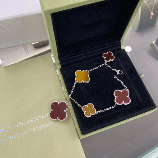 MAGIC CLOVER 5 MOTIFS CARNELIAN TIGER EYE BRACELET SIVLER