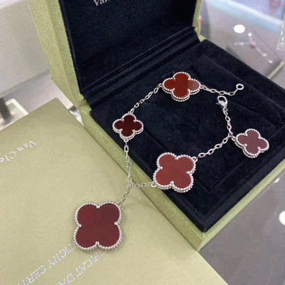 MAGIC CLOVER 5 MOTIFS CARNELIAN BRACELET SIVLER