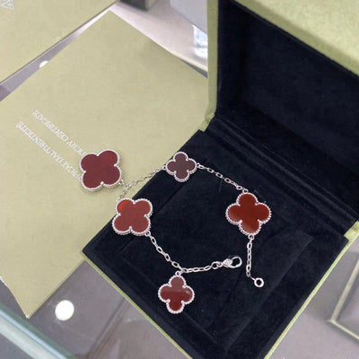 MAGIC CLOVER 5 MOTIFS CARNELIAN BRACELET SIVLER