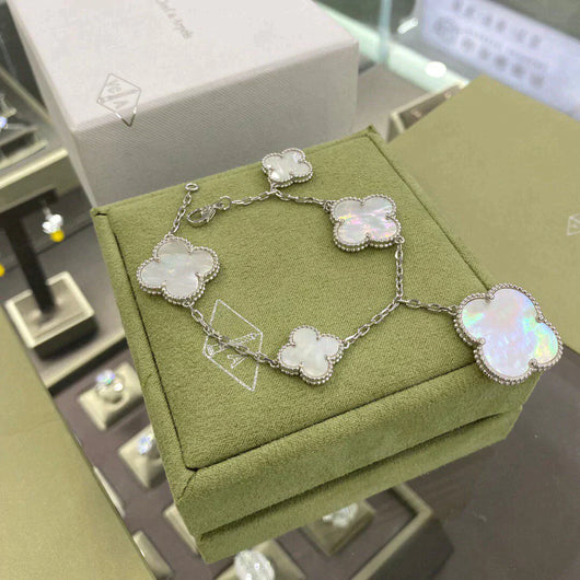 MAGIC CLOVER 5 MOTIFS WHITE MOP BRACELET SIVLER