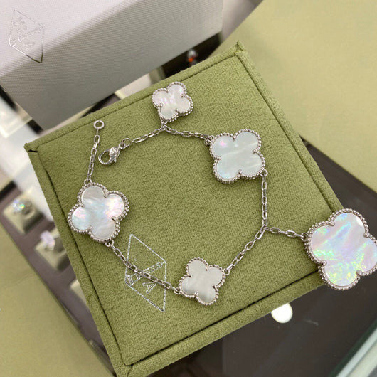 MAGIC CLOVER 5 MOTIFS WHITE MOP BRACELET SIVLER