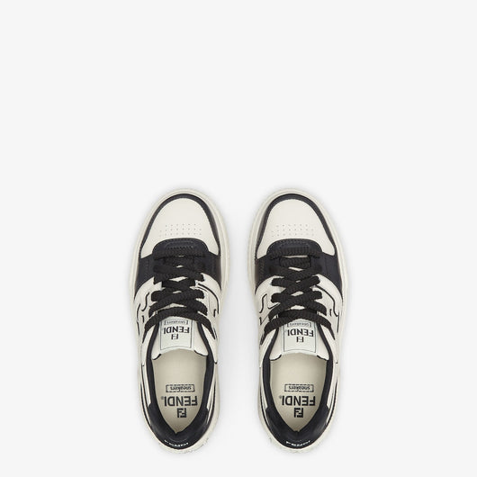 Lace-up sneaker Black