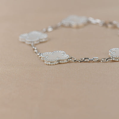 CLOVER 5 MOTIF WHITE FRITILLARY BRACELET SILVER