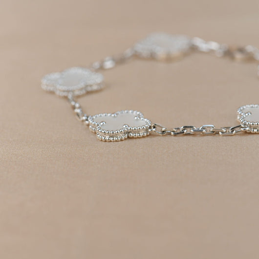 CLOVER 5 MOTIF WHITE FRITILLARY BRACELET SILVER