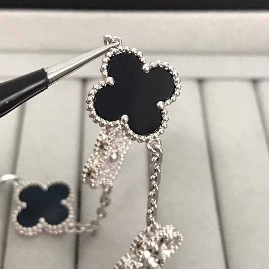 CLOVER 5 MOTIF ONYXS DIAMOND BRACELET SILVER