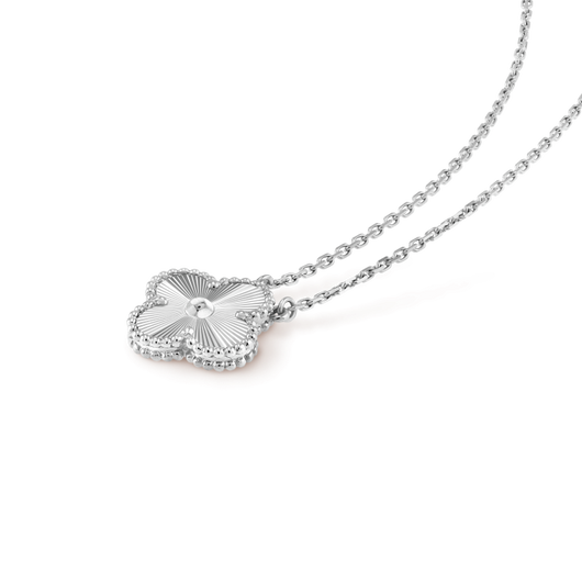 CLOVER 15MM LASER NECKLACE SILVER
