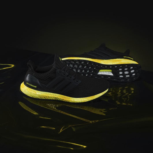 ULTRABOOST 4 DNA