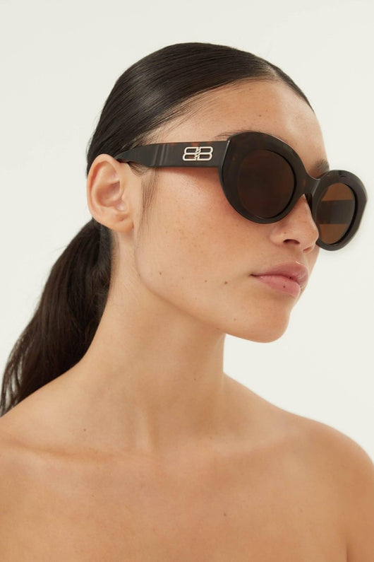 Balenciaga oval femenine sunglasses - Lux Studios