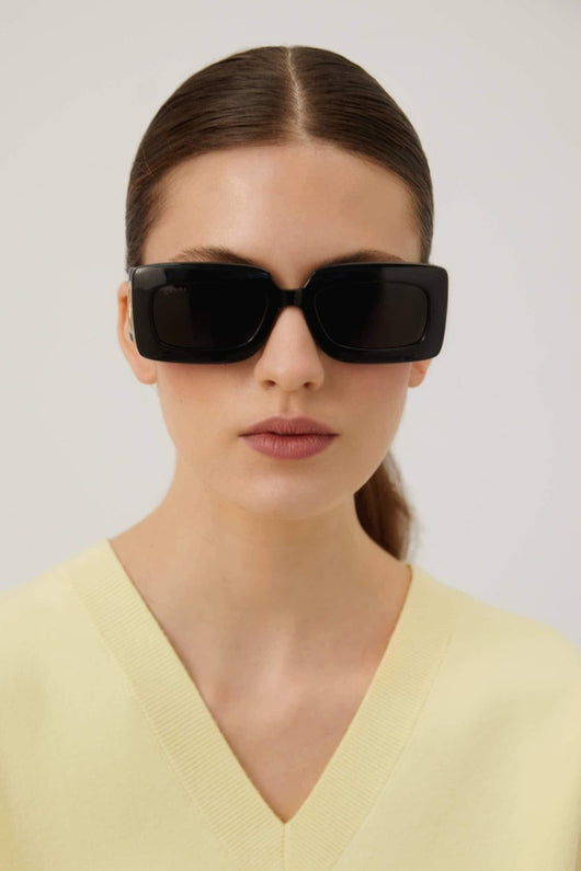 Gucci black sunglasses with matalasse temple - Lux Studios