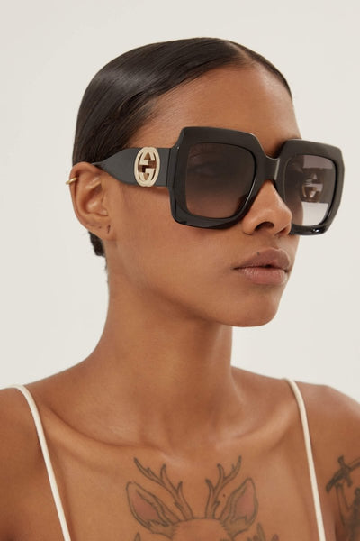 Gucci femenine black sunglasses with integrated GG logo - Lux Studios