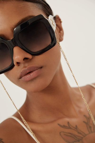 Gucci oversized femenine black sunglasses with integrated GG logo - Lux Studios