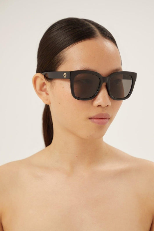Gucci squared black acetate sunglasses - Lux Studios