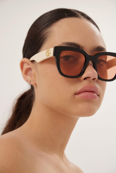Gucci squared femenine black and ivory sunglasses - Lux Studios