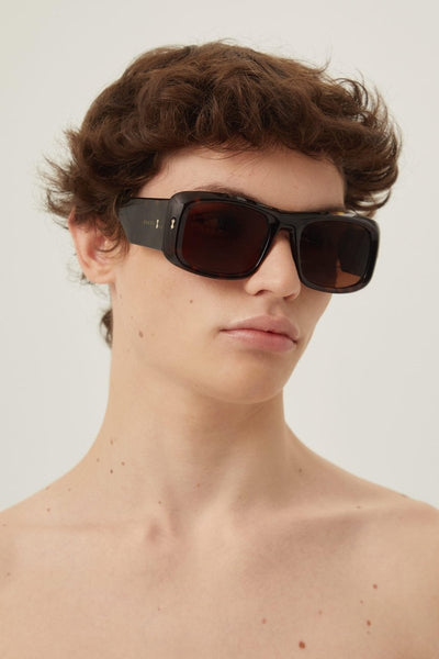Gucci wrap around rectangular style sunglasses - Lux Studios