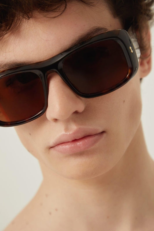 Gucci wrap around rectangular style sunglasses - Lux Studios