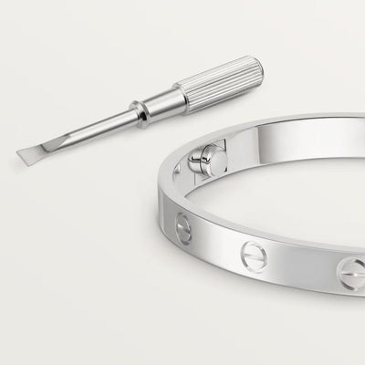 LOVE BRACELET - Lux Studios