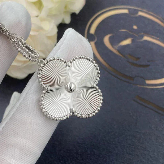 CLOVER LARGE 25MM LASER NECKLACE SILVER